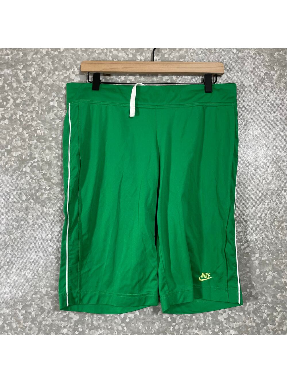 Nike Girl's Green Jersey Knit Bermuda Gym Shorts - Large (12-14) - Activewear